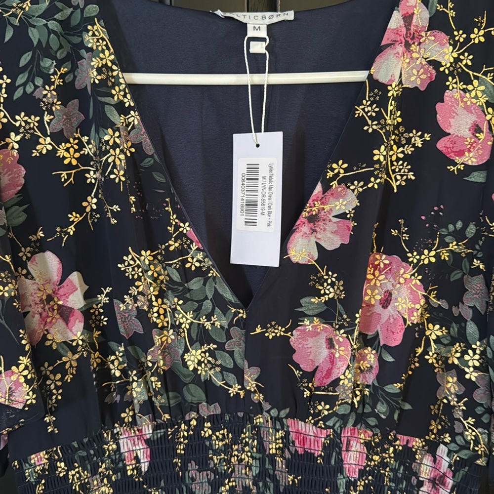 Baltic Born med Navy/Gold short sleeve floral pullover maxi